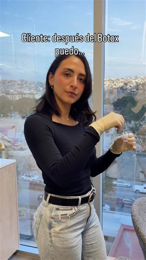 The Glow Up - Aesthetics on Instagram: "✨ Qué NO hacer después de tu Botox ✨ ❌ No tocar ni masajear la zona ❌ No acostarte durante 4 horas ❌ No ejercicio por 24 horas ❌ No calor extremo (sol, sauna, vapor) ❌ No alcohol el mismo día ❌ No maquillaje inmediato ❌ No faciales por 1 semana . ¡Agenda tu cita! ☎ +52 664 844 1574 📍 Torre Quatro Calle Frida Khalo num. 10410 Int 505, Zona Río, Tijuana, Baja California, México. www.theglowup.mx AVISO DE PUBLICIDAD: 2302022002A00048"