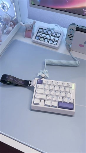 (ad | gifted) guys… I think I found the keyboard that’s gonna get me out of gold in Overwatch 👀 this is the @FURYCUBE Official Store M30 HE from @ZIFRIEND LOCAL , my first 30% layout keyboard! features: • hall effect switches • rapid trigger response • RGB customization • adjustable actuation ── ⟢ ・⸝⸝ mechanical keyboard | keyboard asmr | hall effect keyboard | magnetic switches | gaming setup | blue desk setup | cozy setup | tech | cozy gaming | gaming room | girls room | gamer girl | setup in