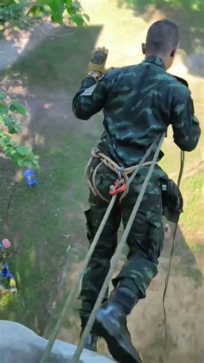 Let’s go 🚀 #army #ranger #carabiner #climbing