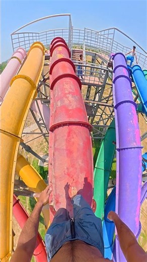 One wrong step on top of this waterslide and it’s over! ⚡️🔥