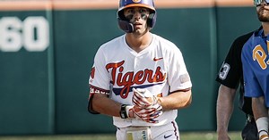 No. 6 Clemson Baseball splits doubleheader, takes series vs. Pittsburgh