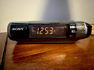 Vintage Early 2000s Sony Dream Machine Alarm Clock Radio Model ICF-C253 - Etsy Canada