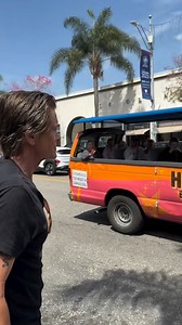 675K views · 14K reactions | Watch as this Hollywood tour guide hilariously mistakes Rob Lowe for John Stamos 藍 : #RobLowe #JohnStamos | HELLO! Canada | Facebook