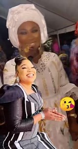 14K views · 907 reactions | Bn dimanche avec la voix exceptionnelle de la Masse de la Musique  Malienne 欄欄mer beaucoup ma très chère 欄 I Kouyaté  ….#Delmouk ♥️ | Delphine Mounkoro officiel | Facebook