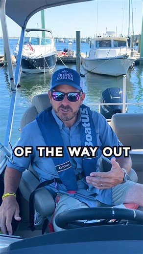Boat Docking How-To: backing a pontoon boat out of the slip #boating #learntoboat #boatingtips #yourbridgetoboating #BOAT #lakehopatcong #highlandsnj #bridgemarina | Bridge Marina, Inc.
