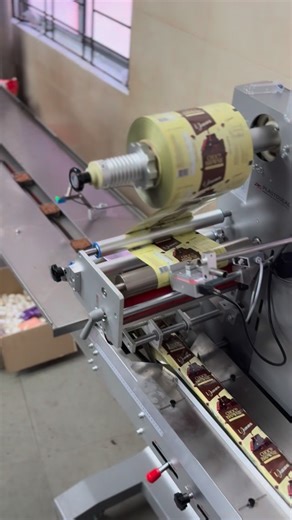 ᴘʟᴀꜱᴛᴏꜱᴇᴀʟ ᴘᴀᴄᴋᴀɢɪɴɢ ꜱᴏʟᴜᴛɪᴏɴꜱ | Speed up your packaging with the Plastoseal Flow Wrapping Machine 🔥 Perfect for biscuits, bakery items, chocolates, soap, medical products... | Instagram
