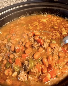 🌶️ Homemade Mexican Beef Chili Warm, hearty, packed with Mexican flavors… this is the kind of chili that brings everyone to the table! Ready in just 35 minutes 🙌 Full recipe 👇 | Easy Fresh Recipe
