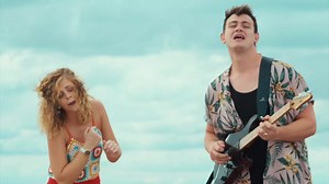 "Die Here het my mooi gemaak" Geniet julle Sondag met Bernice West se #Lyfie Beskikbaar op alle digital platforms. Luister hier - https://BerniceWest.lnk.to/Lyfie | Universal Musiek