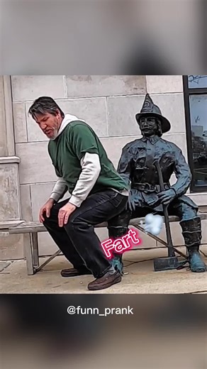 #fart #fartprank #smileplease #funnypost #funnprank | Funny Prank