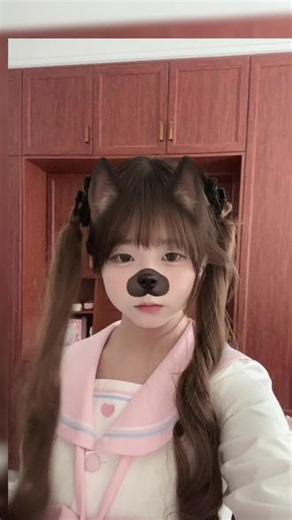 其实我一哄就好了 但我就是装 就想让你多哄我几句
