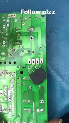 169K views · 705 reactions | Soldering tips. Electronics project. #soldering #solderingtips #solderingiron Electronics all problem solve help bd Electrical control systems Electronics world @highlight Electronics dry El Guarromántico Electronic For You LEARN ELECTRONICS Electronics circuit designing and programming Electrical Engineering Questions Electronic Project And Circuits Electronic Projects ELECTRONICS HOBBY CIRCUITS IN FACEBOOK | Electronic circuit project | Facebook