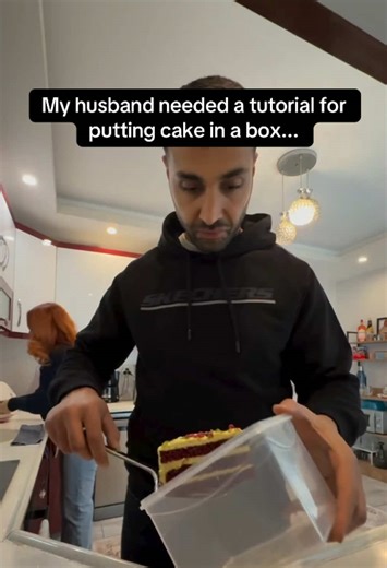 😭 Studies from the University of California have found that spatial reasoning and fine motor task performance can vary significantly based on how much pressure someone feels while being watched. Psychologists call it the “audience effect,” where simple tasks become disproportionately harder when a partner or spouse is observing. Red velvet cake, which gets its signature color from a chemical reaction between cocoa and acidic ingredients like buttermilk, remains one of the most popular cake vari
