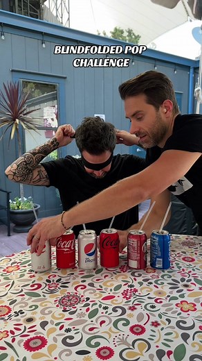 The things we do backstage! 😝 Which one are you addicted to and could totally guess? #addicted #coke #pepsi #drpepper #popchallenge #cokechallange #blindfoldedchallenge #sodachallenge