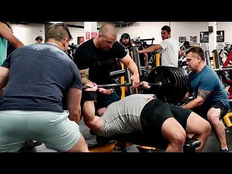 Elite Lifter at a Commercial Gym… This Happened