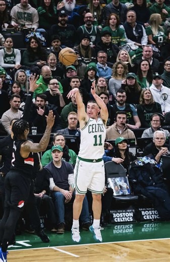 Blazing on some big ole doinks out here in Boston 🚬 The Boston Celtics get back in the win column and get a W over the Blazers. Not a great game but a W is a W. Onto the next! ☘️