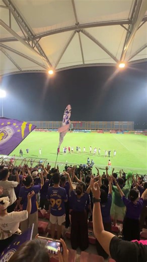 Contras Hà Nội tái hiện màn ăn mừng Viking trên sân vận động PVF sau cơn mưa bàn thắng của Hà Nội FC