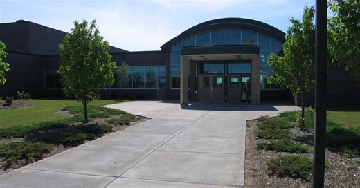 Man waving butcher knife sends Cottage Grove elementary school into lockdown