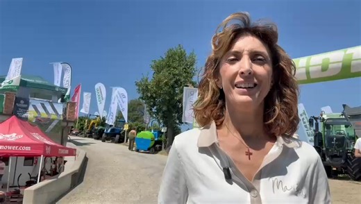 La nostra Malu è andata per noi di Radio Alba ad Altavilla, alla cascina agricola Piccaluga, dove si sono svolte le prove dimostrative in vegneto nell'evento “Prove dimostrative. Tecnica ed innovazione in vigneto”, organizzata da Confagricoltura Cuneo. Intervento completo sullo spazio podcast dedicato interamente a Malu, presente sul nostro sito www.radioalba.it | Radio Alba