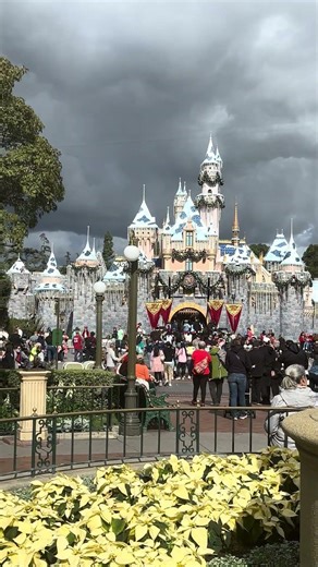A Magical Moment: Walt, Mickey & the Castle