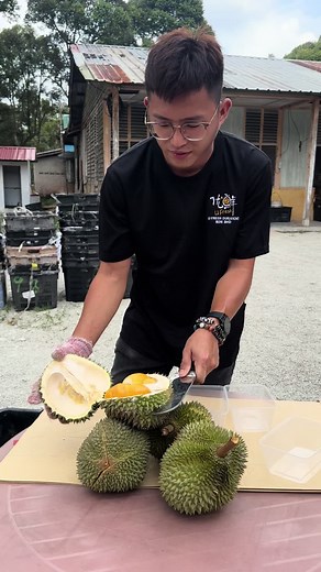 Unboxing Durian BlackThorn D200: A Taste Experience