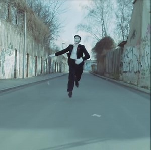 The official music video of "Keep on Smiling" has just been released!!! For full video: https://youtu.be/5zYsNVTbWd0 Made with the support from NZ On Air Music! Thanks so much!! A big thank you also to Ramona Ramona productions for bringing together a bunch of fantastic creators to make this happen!! Much love to you all!! And Enjoy!! xxx | Graham Candy