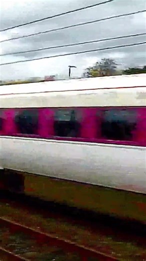 LNER Azuma 801224 passing Thirsk #trainrealworld reframe