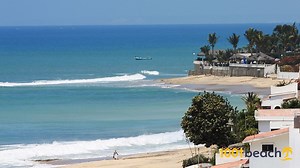 盐沼 海滩 (Salinas beach)