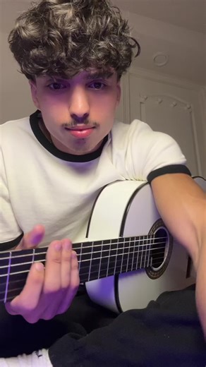 La guitare elle encaisse #guitar #rumba #flamenca #prt #gipsy