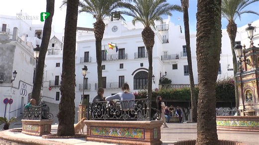 La Junta impulsa el programa ‘Activa-T Joven’ para fomentar el empleo juvenil en los ayuntamientos andaluces. La convocatoria, dotada con 7,6 millones de euros en la provincia de Cádiz, permitirá contratar a jóvenes desempleados de entre 18 y 29 años. Junta de Andalucía | Tuya La Janda Televisión