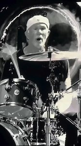 Today, Chad Smith #drumsolo with Eddie Vedder's solo project featuring Earthling at Ohana Festival 🌴 📅 September 26, 2025 🇺🇸 Dana Point, California #ChadSmith | Red Hot Chili Peppers Fans