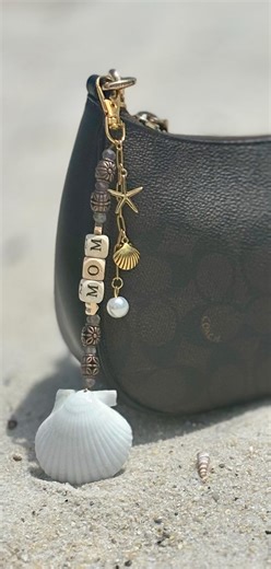 Personalized Scallop Shell Purse Charm – Beach Bag Accessory, Ocean Jewelry, Coastal Gift
