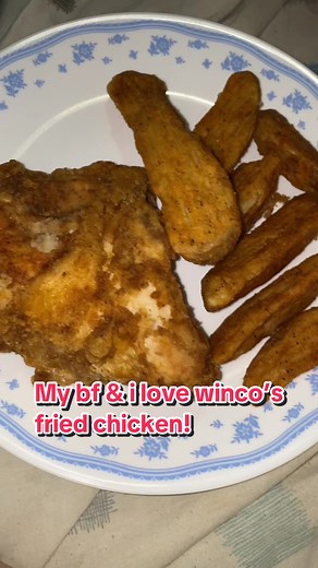 Delicious Fried Chicken and Wedges at Winco Foods!