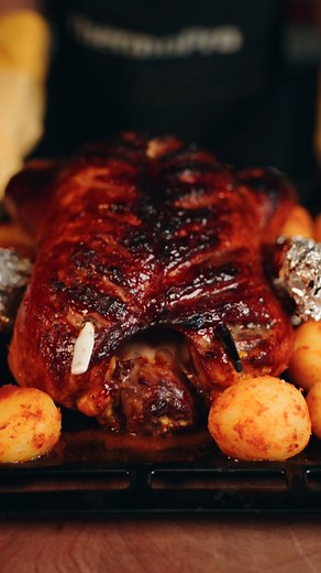 You just roasted a whole duck in the oven — Stuffed with apples and oranges for that citrusy aroma 🍊🍎 Laid over a bed of potatoes that soak up every drop of duck fat 🥔🔥 Crispy skin, juicy meat, and flavor in every layer. This isn’t just dinner, it’s a masterpiece. #RoastDuck #CrispyDuck #HolidayCooking #OvenRoasted #HomeChef #ThermoPro #BBQGoals #MeatLovers #FoodieFinds #ASMRCooking #ASMRFood #bbqlover #bbqlife #tempspike | ThermoPro