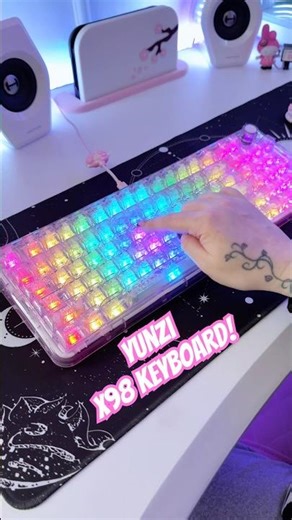 Love the sound of this pretty transparent keyboard! 💜
