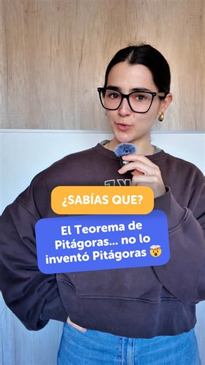 El Teorema de Pitágoras es uno de los principios fundamentales de la geometría, que establece que en un triángulo rectángulo (un triángulo con un ángulo de 90 grados), el cuadrado de la hipotenusa (el lado más largo, opuesto al ángulo recto) es igual a la suma de los cuadrados de los otros dos lados. Este teorema es útil para calcular distancias y longitudes en diversas situaciones, desde la resolución de problemas geométricos hasta aplicaciones en la vida real como la construcción y la navegaci