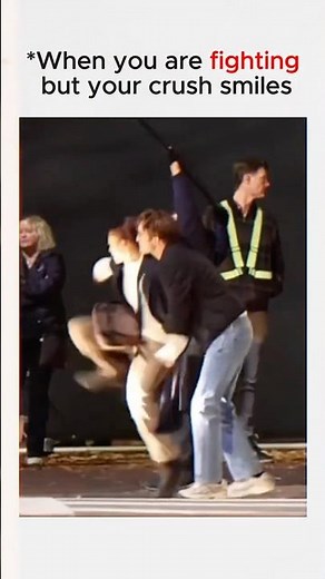 When you are fighting but your crush smiles #Robertpattinson #Zendaya #TomHolland