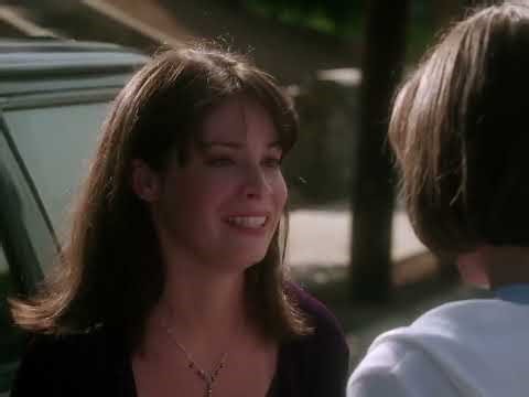 Piper Halliwell - Charmed S1E1 Scenes