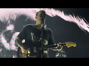 Sam Fender - Little Bit Closer (live debut) Paris 2025 4K UHD
