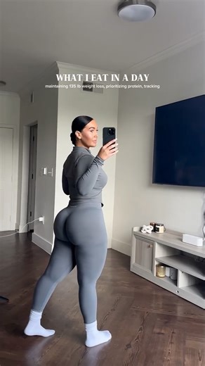 carly camilla on Instagram: "Come cook with me 🍽️💛 This is everything I eat in a day while maintaining my 135 Ib weight loss. But this season, I'm locking in - tracking my macros for the next 8 weeks, leaning into a calorie deficit, and focusing on toning up. This is your reminder that eating healthy doesn't have to be boring. If you've been feeling off-track, like myself, this is a SIGN to lock in. Today is the day! I use @calai.app to track | code: "CARLYCAMILLA" for a free trial Greens + su