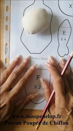 Sophie : Poupée de chiffon à coudre