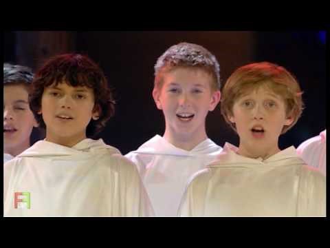 1.Angel Voices - ''Adoramus''. ( Libera in concert )