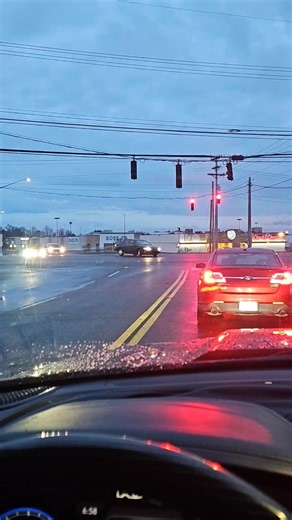 Following 13 reports of reckless driving, the Paducah Police Department arrested a man early this morning 🚗 Denzil Oliver shared the footage below with us — for more information, click here: https://www.wpsdlocal6.com/news/ppd-man-arrested-for-reckless-driving-after-performing-donuts-in-paducah-intersection/article_22fafe66-7eee-43ab-8b4c-88f708ffac06.html?utm_medium=social&utm_source=facebook_WPSD-TV | WPSD-TV