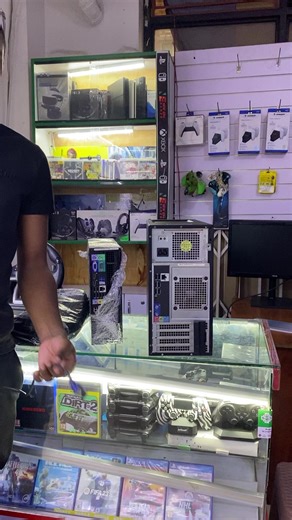 How to connect your system unit to 2 monitors#6lackgadgets #6lackgadgets #COMPUTER #ETOWERKAMPALAROAD #laptop