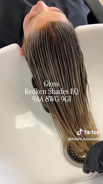 OLD MONEY BLONDE Formula Redken Shades EQ Lowlights 7NW 7NB Gloss 9AA 9GI 8WG #haircolorist #oldmoneyblonde #haireducation #hairtok #redkenshadeseq