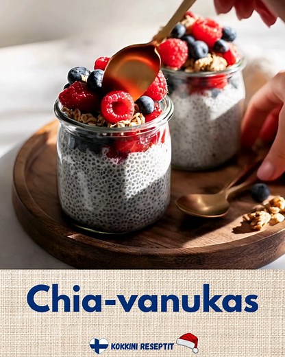 Chia-vanukas Helppo ja terveellinen makea välipala 🥄 💛 Ainesosat: 1½ dl chia-siemeniä 4 dl Arla Luomu kevytmaitoa 4 dl Arla Luonto vaniljajogurttia (laktoositon) Tarjoiluun: kauden marjoja, hedelmiä tai pähkinöitä maun mukaan Ohjeet: - Sekoita maito, jogurtti ja chia-siemenet keskenään - Lusikoi seos annoskulhoihin tai laseihin - Peitä kelmulla ja laita jääkaappiin tekeytymään vähintään 3 tunniksi tai yön yli - Tarjoile marjojen, hedelmien tai pähkinöiden kanssa Kutsu koko perhe kokeilemaan - 