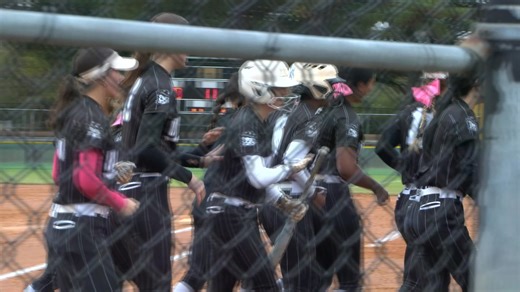 Aubrey Ragins gets Richmond Hill on the board with a solo home run! Richmond Hill High School Richmond Hill H.S. Wildcat Softball WTOC-TV | Zach Fox WTOC