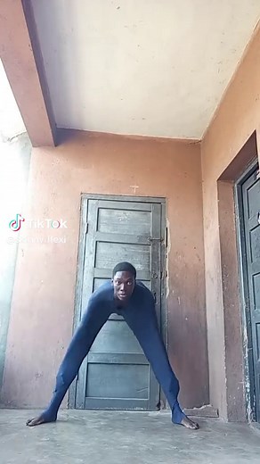 Skinny Flexi: Dances and Poses from Slim Creators