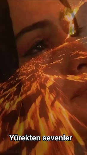 Bekle; geleceğim dedi, gitti... Ben beklemedim; o da gelmedi... Ölüm gibi bir şey oldu; ama kimse ölmedi...😔💔🥀✍️ ________ | Yürekten Sevenler