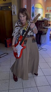 17K views · 215 reactions | Il raptus di mezzanotte !!!!! | Serata Dei Single in Tour | Facebook