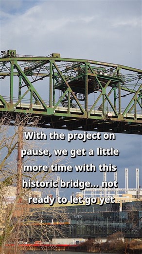 Cleveland, this is the kind of “quiet update” that says a lot. Word around town and recent reporting have people saying the Eagle Ave lift bridge demo timeline may be sliding into late 2026, maybe even later. Nothing hits harder than seeing it with your own eyes though. When the heavy iron leaves, the pack out has officially started. Crews on the ground confirmed. They are loading up. For a bridge that’s been hanging over the Cuyahoga since 1931, it feels like it’s still refusing to go quietly. 